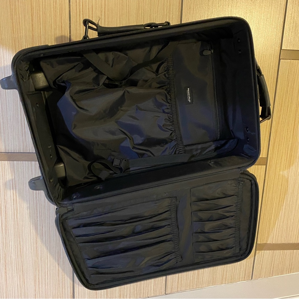 Briggs & Riley Carry On Luggage - Picture 7 of 11